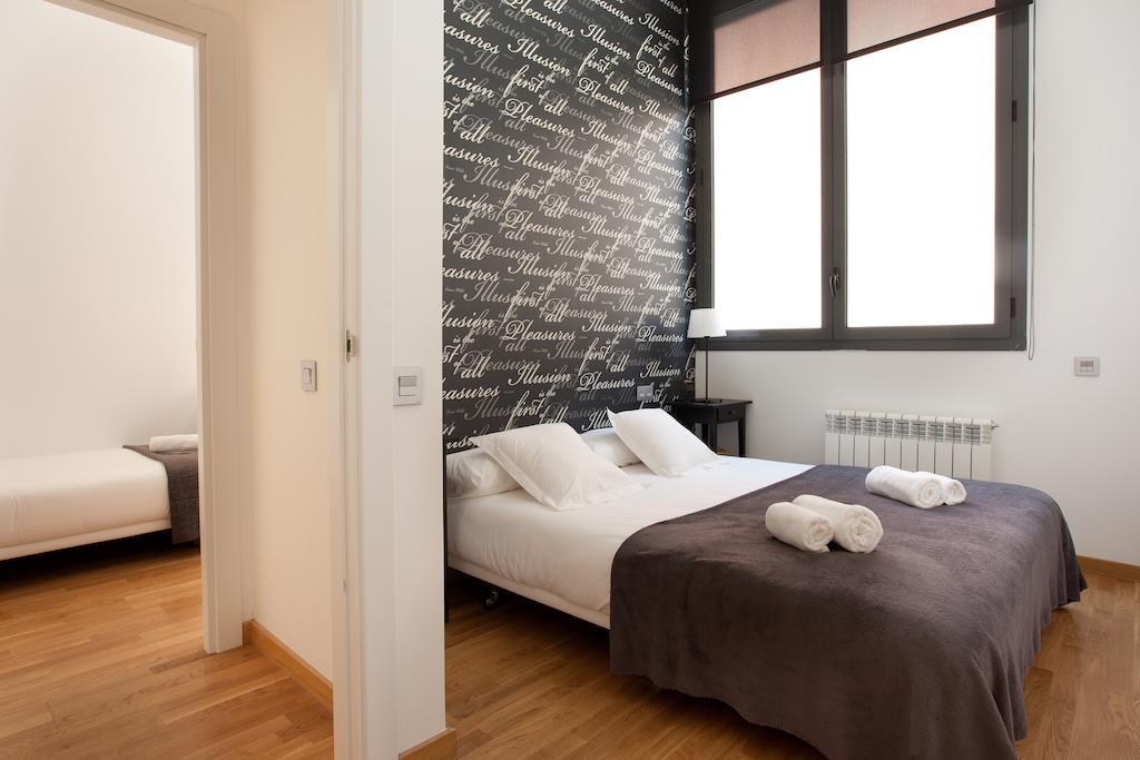 Blackandwhitehome Gracia Барселона Екстериор снимка